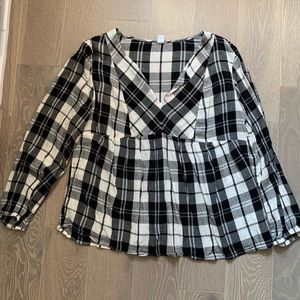 Old navy black and white checkered blouse